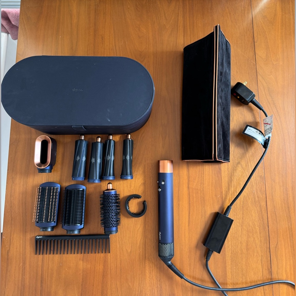 Dyson Airwrap Styler Set in Navy and Copper